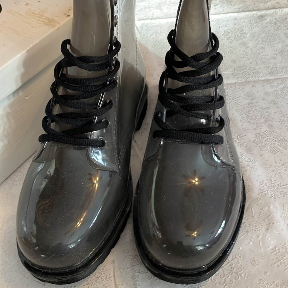 New Red Ruby boots - Picture 2 of 7